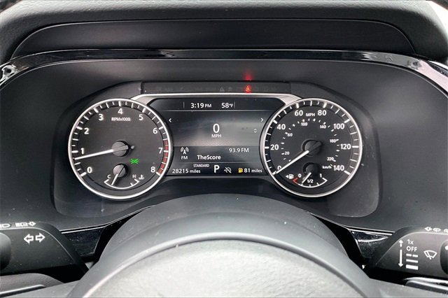 Certified 2025 Nissan Pathfinder SV image 12