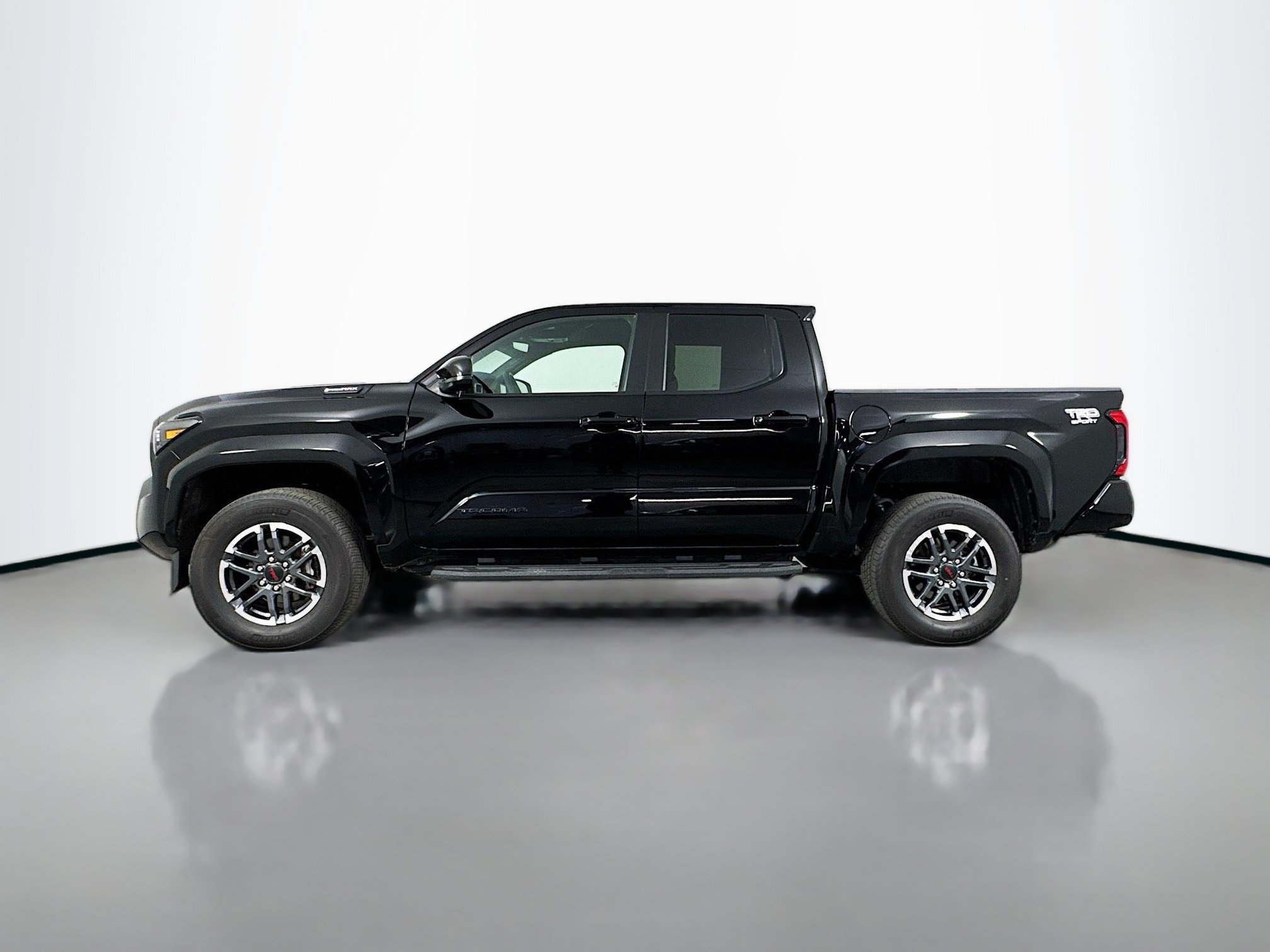 Certified 2024 Toyota Tacoma TRD Sport AWD/4WD image 4