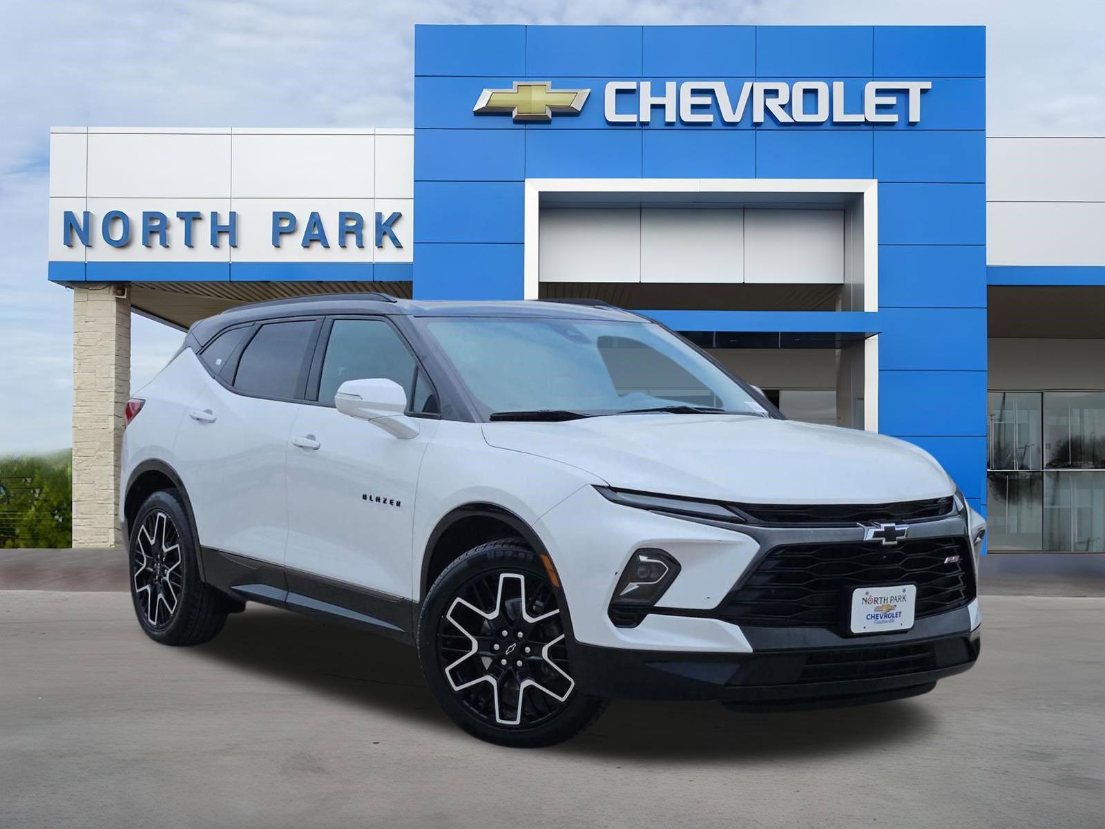 Certified 2023 Chevrolet Blazer RS w/ Driver Confidence II Package AWD/4WD image 1
