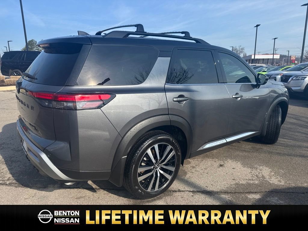 Certified 2025 Nissan Pathfinder Platinum w/ Black Appearance Package image 9