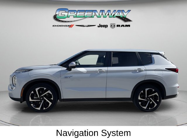 Used 2025 Mitsubishi Outlander SE AWD/4WD image 3