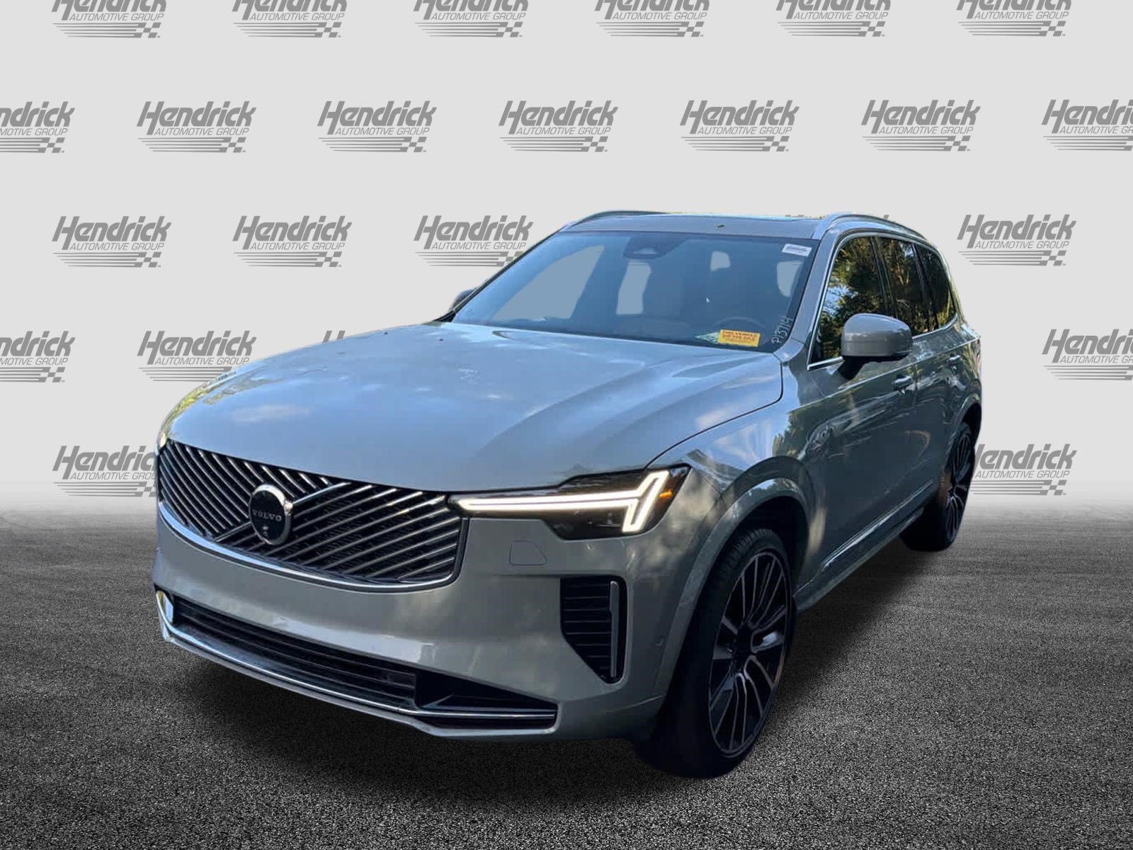 Used 2025 Volvo XC90 B6 Plus AWD/4WD image 6