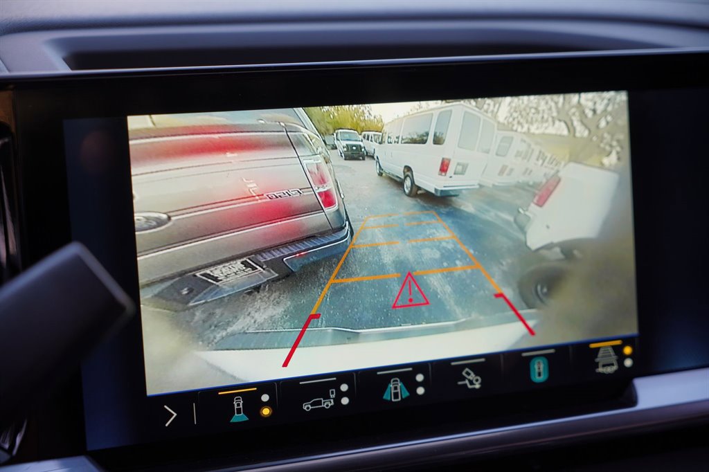 Used 2024 Chevrolet Silverado 3500 High Country w/ Technology Package image 32