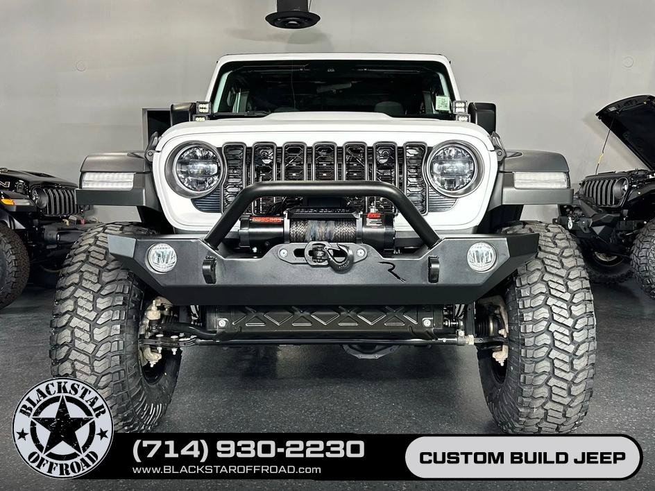 Used 2024 Jeep Wrangler Unlimited Rubicon w/ Convenience Group AWD/4WD image 3
