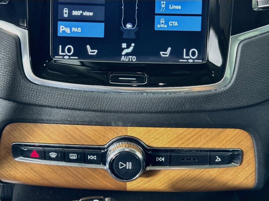 Used 2021 Volvo XC90 T6 Momentum w/ Advanced Package AWD/4WD image 19