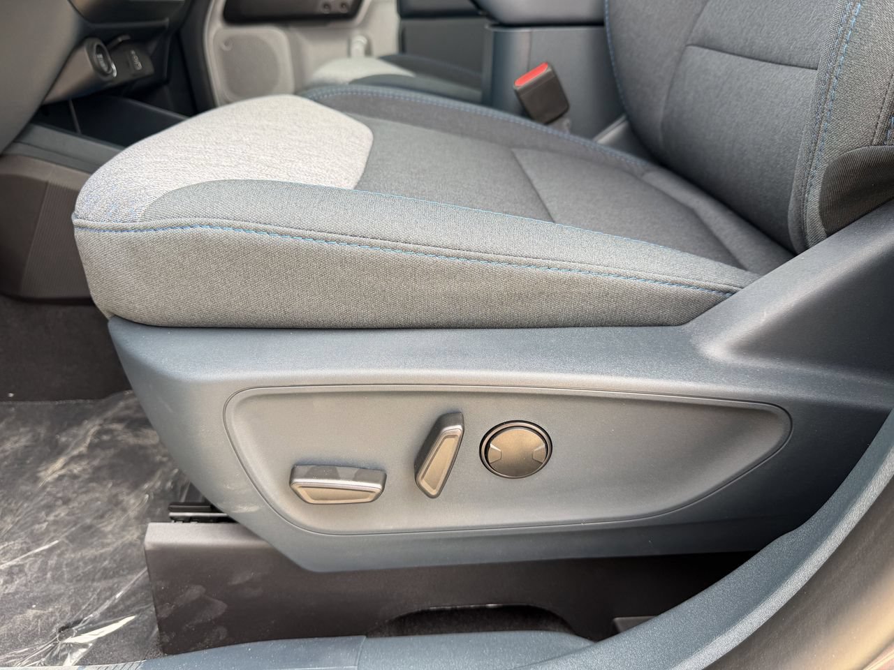 New 2026 Ford Maverick XLT w/ XLT Luxury Package FWD image 25