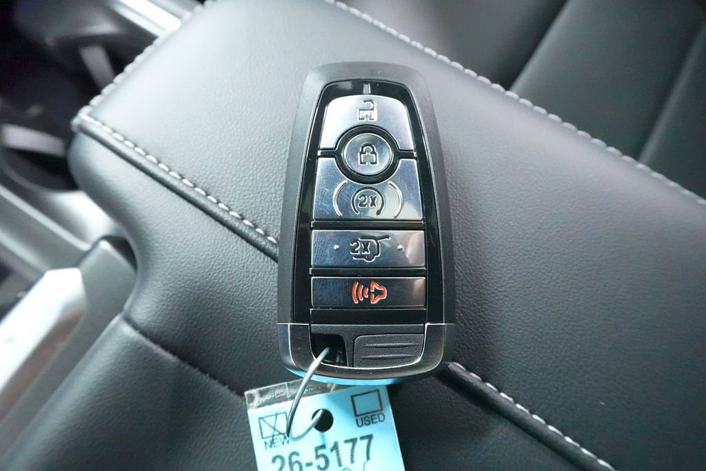 New 2026 Ford Expedition Platinum image 19