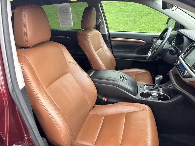 Used 2018 Toyota Highlander Limited image 13