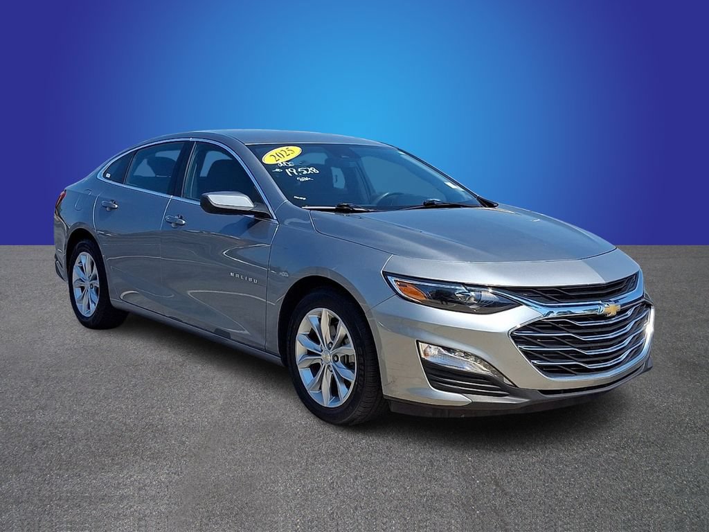 Used 2025 Chevrolet Malibu LT FWD image 3