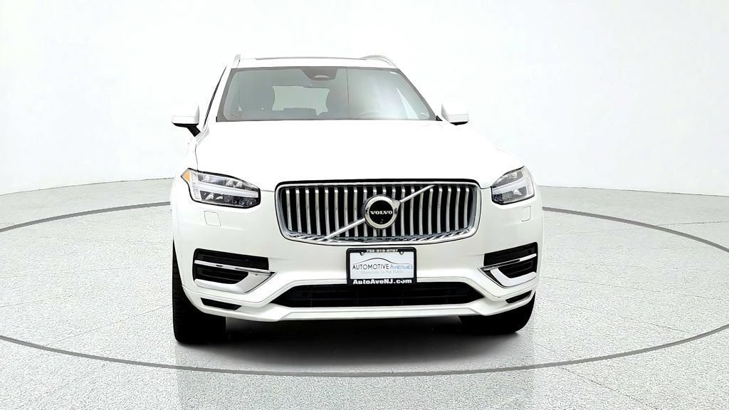 Used 2025 Volvo XC90 T8 Plus w/ Protection Package Premier AWD/4WD image 2