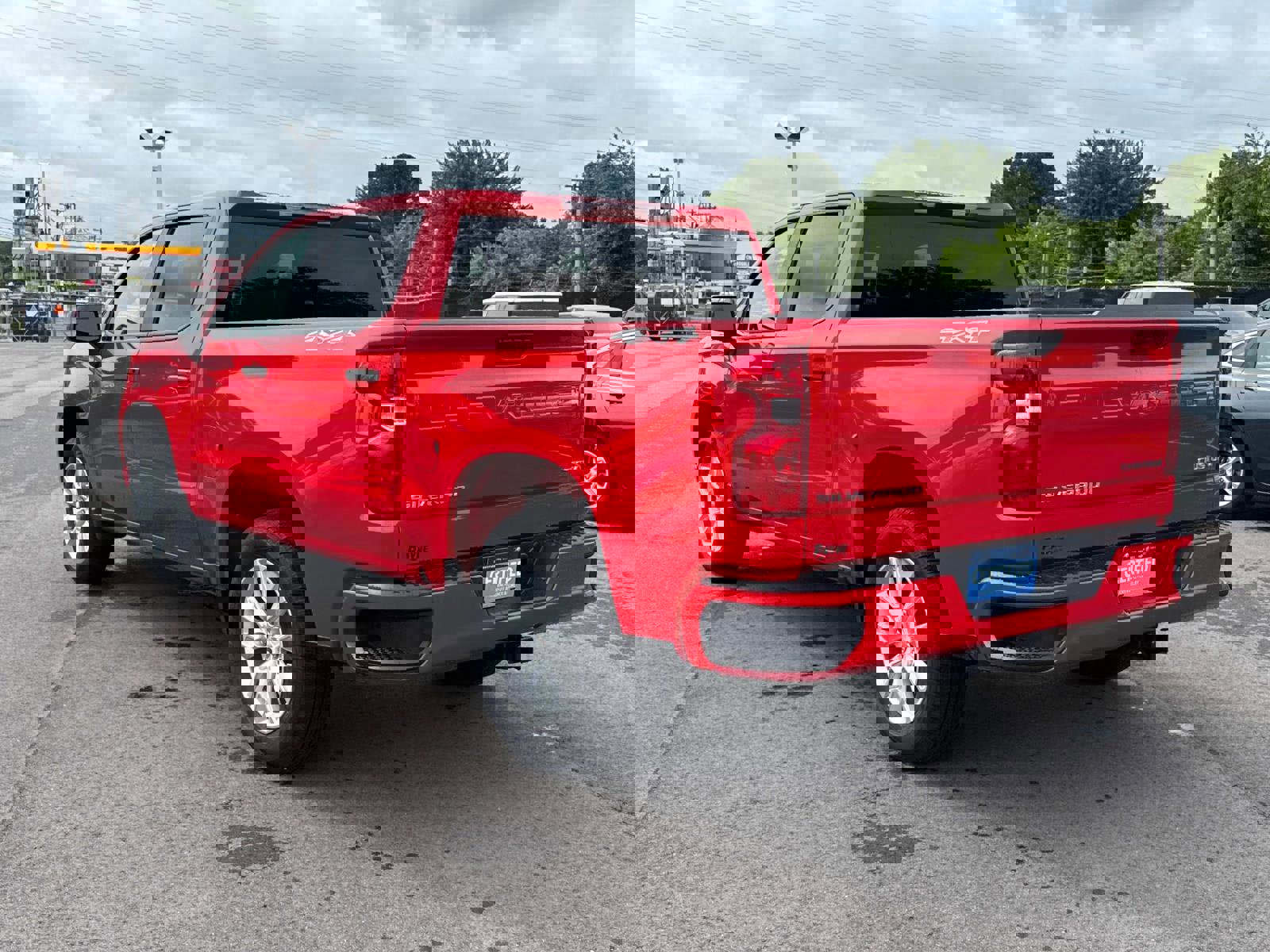 Used 2025 Chevrolet Silverado 1500 Custom image 5