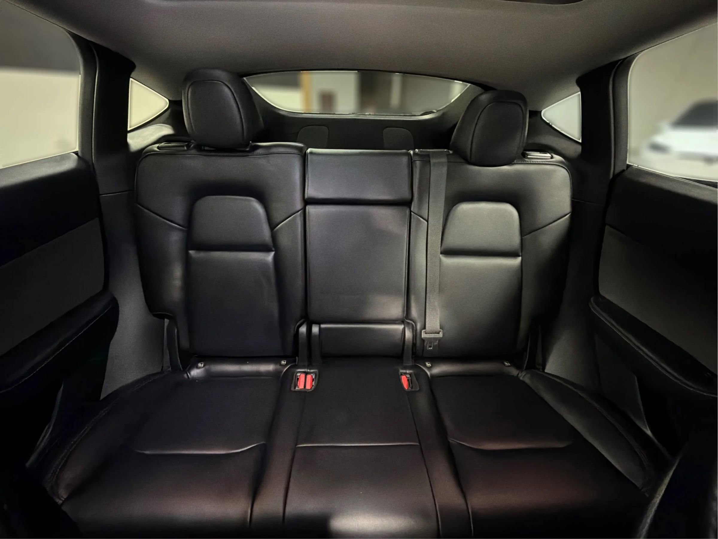 Used 2022 Tesla Model Y Long Range image 12