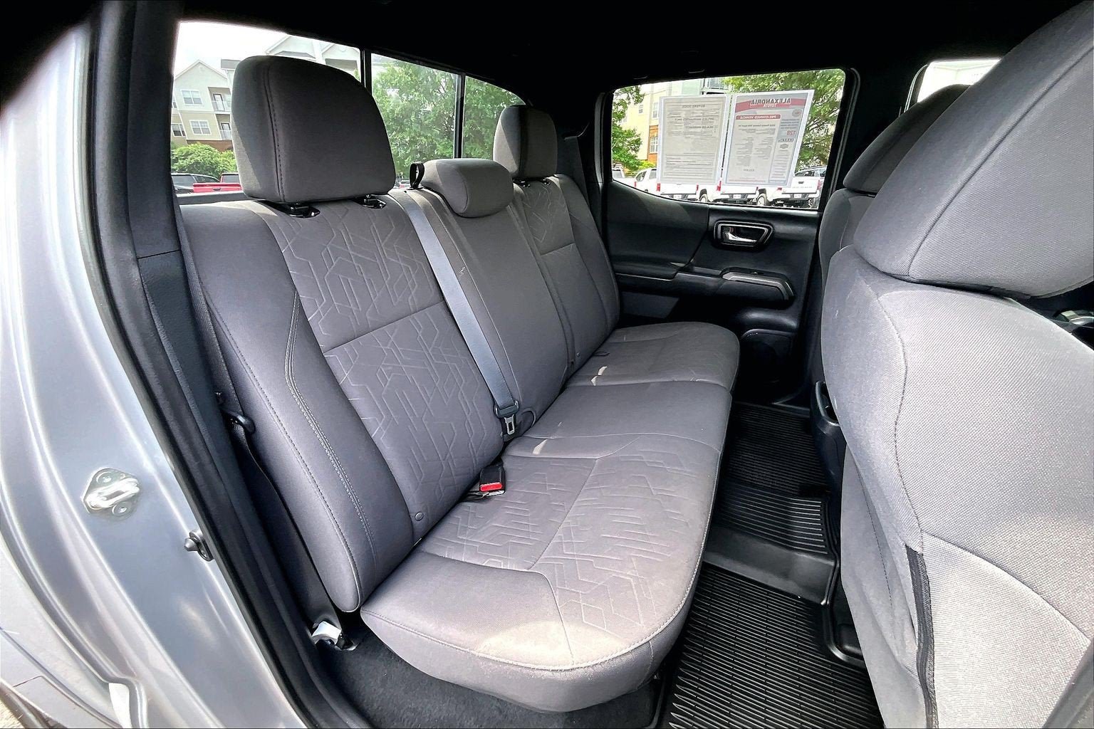 Used 2018 Toyota Tacoma TRD Sport AWD/4WD image 24