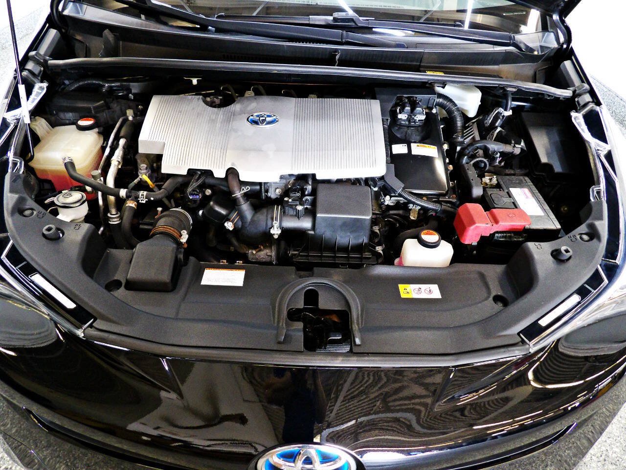 Used 2016 Toyota Prius Three w/ Protection Package FWD image 4