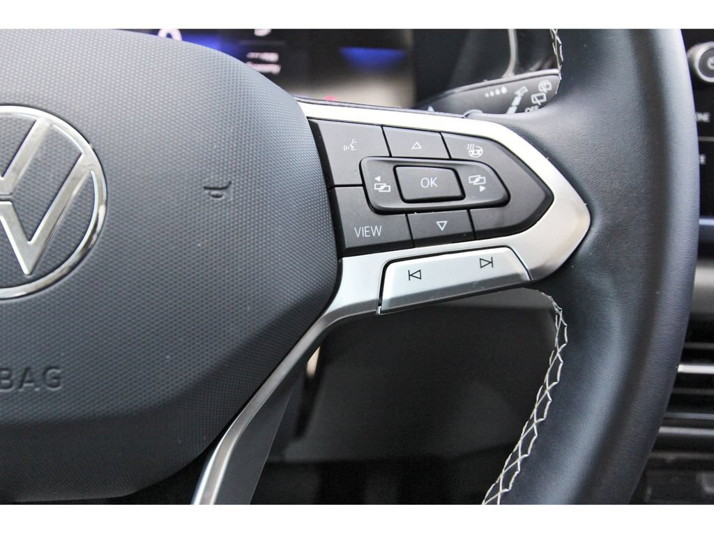 Used 2023 Volkswagen Taos SE w/ Panoramic Sunroof Package FWD image 20