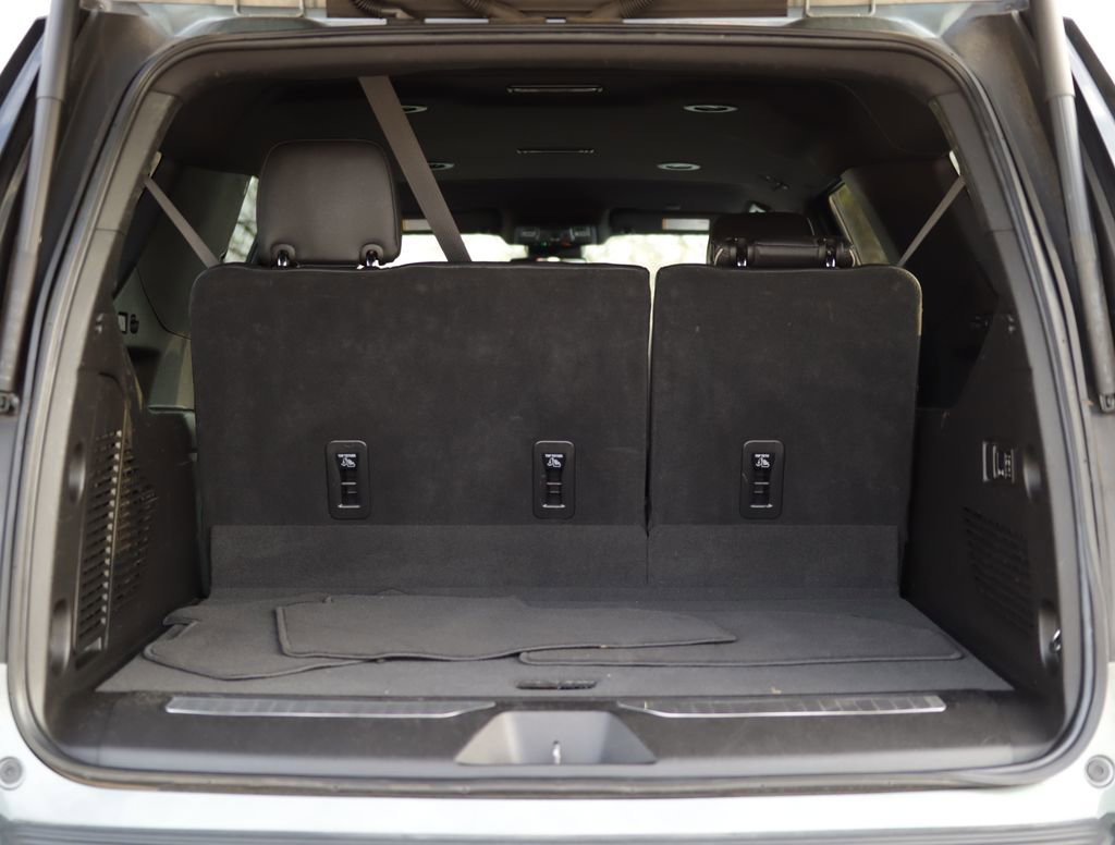 Used 2023 Chevrolet Suburban Premier RWD image 29