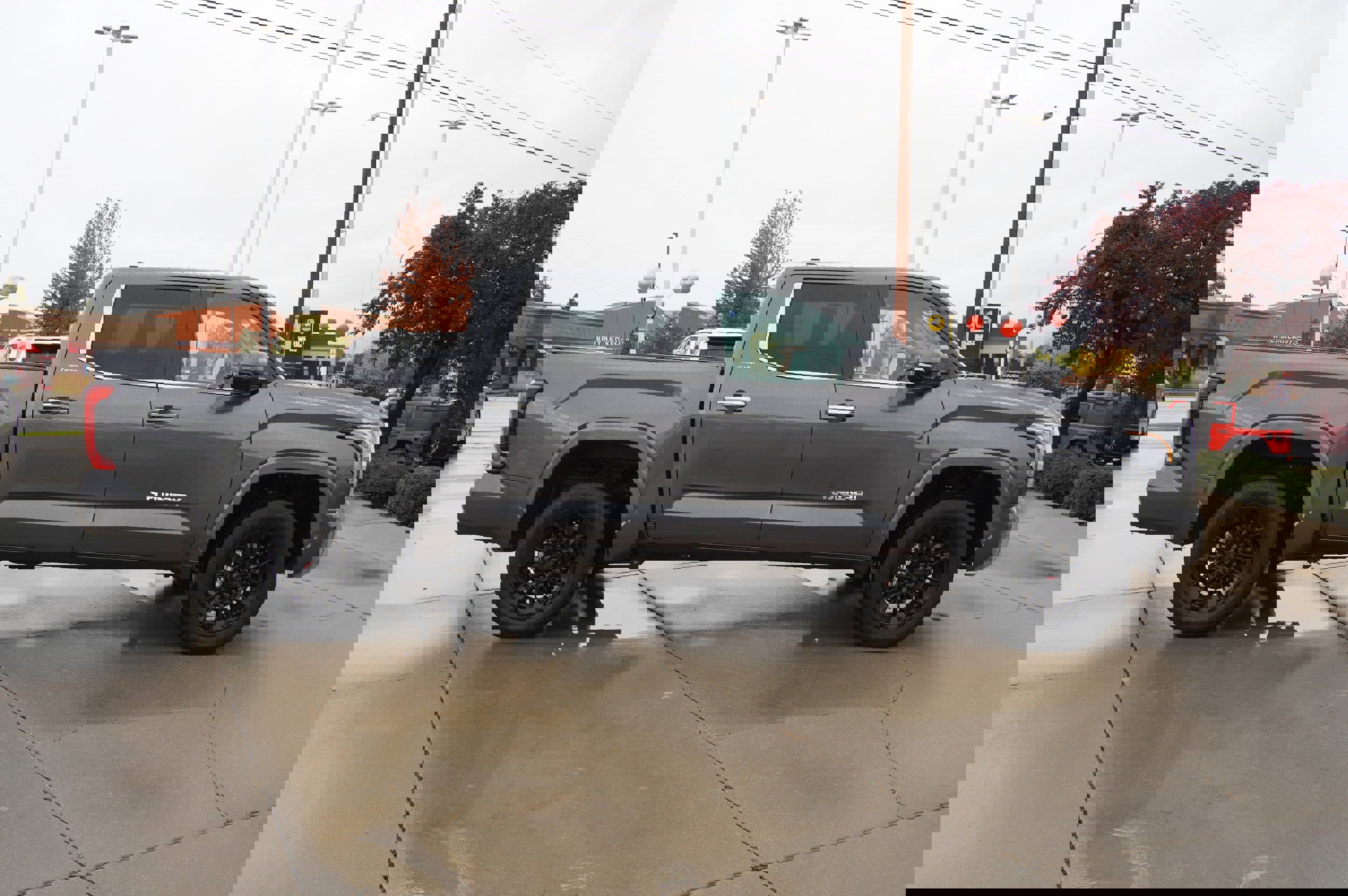 Used 2024 Toyota Tundra Limited image 9