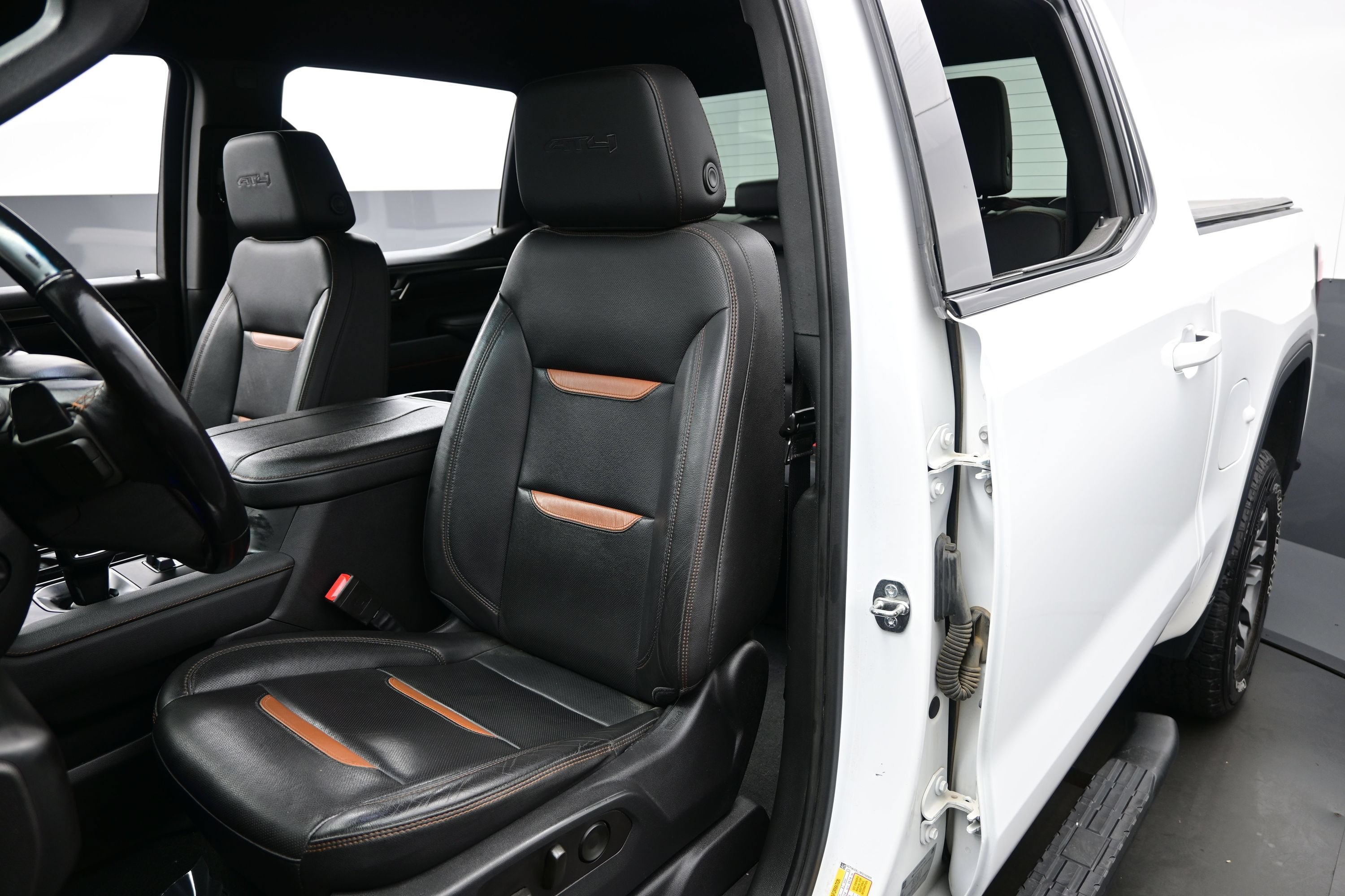 Used 2023 GMC Sierra 1500 AT4 AWD/4WD image 13