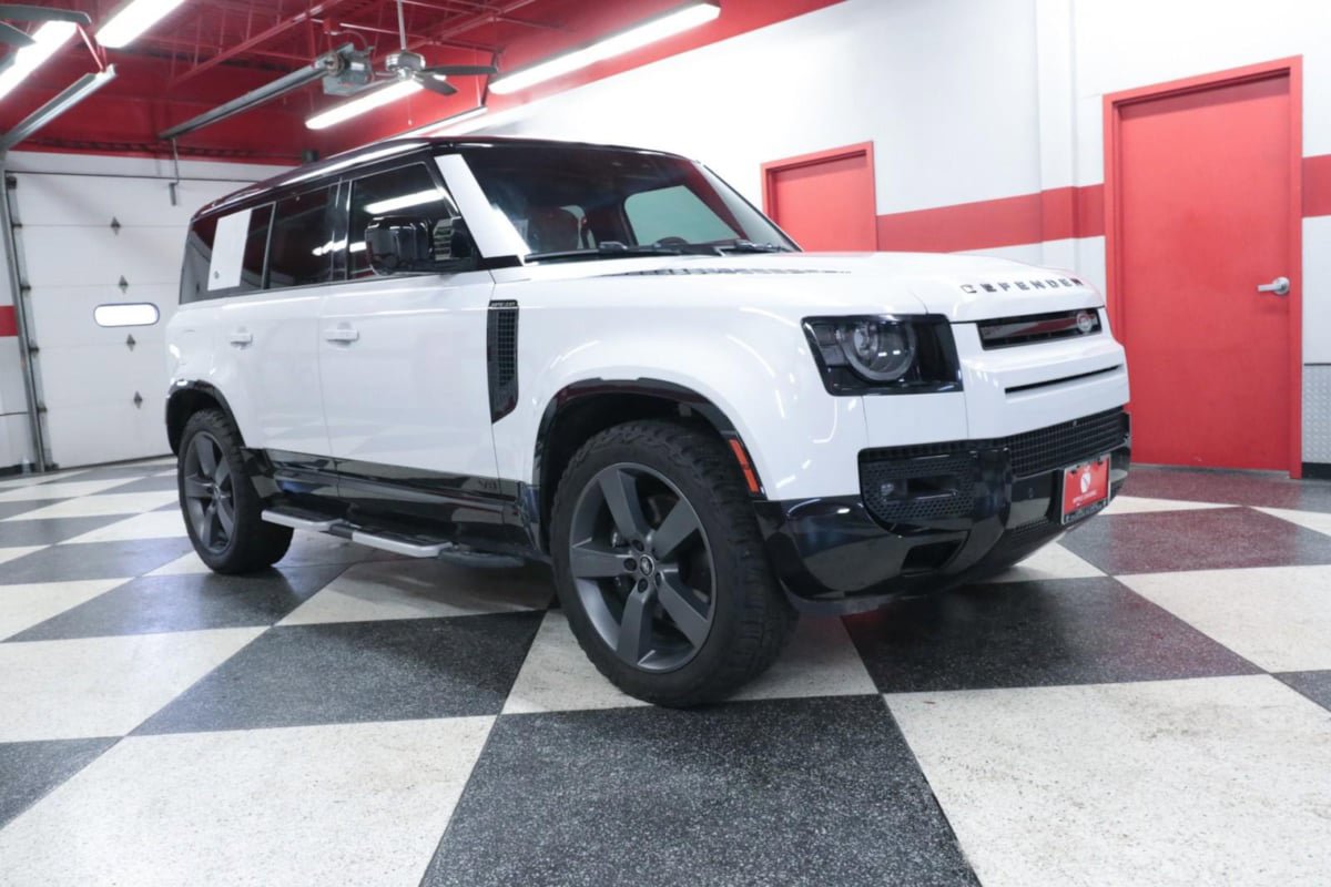 Used 2023 Land Rover Defender 110 V8 image 2