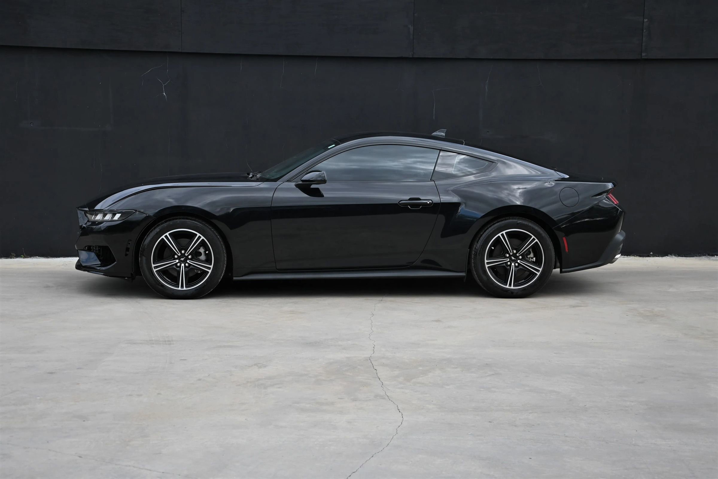 Used 2024 Ford Mustang Coupe image 6