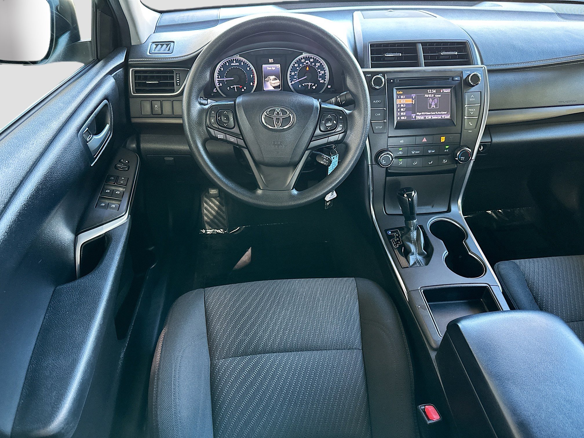 Used 2016 Toyota Camry LE image 20