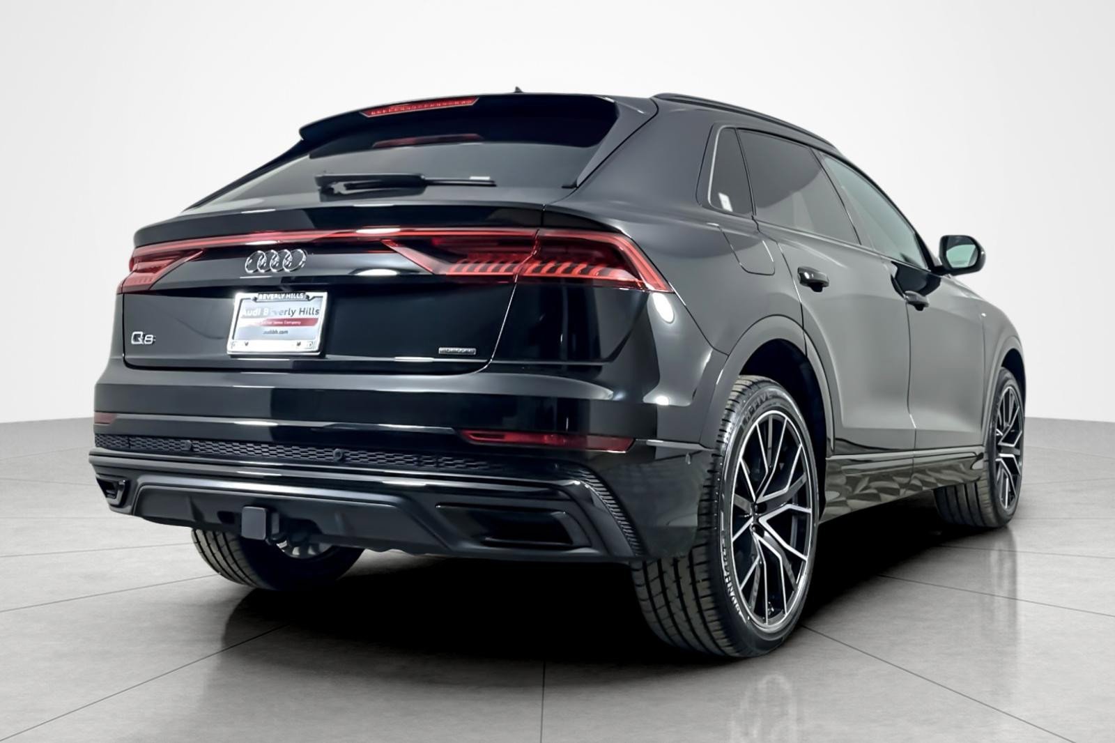 Used 2022 Audi Q8 Premium Plus w/ Premium Plus Package image 5
