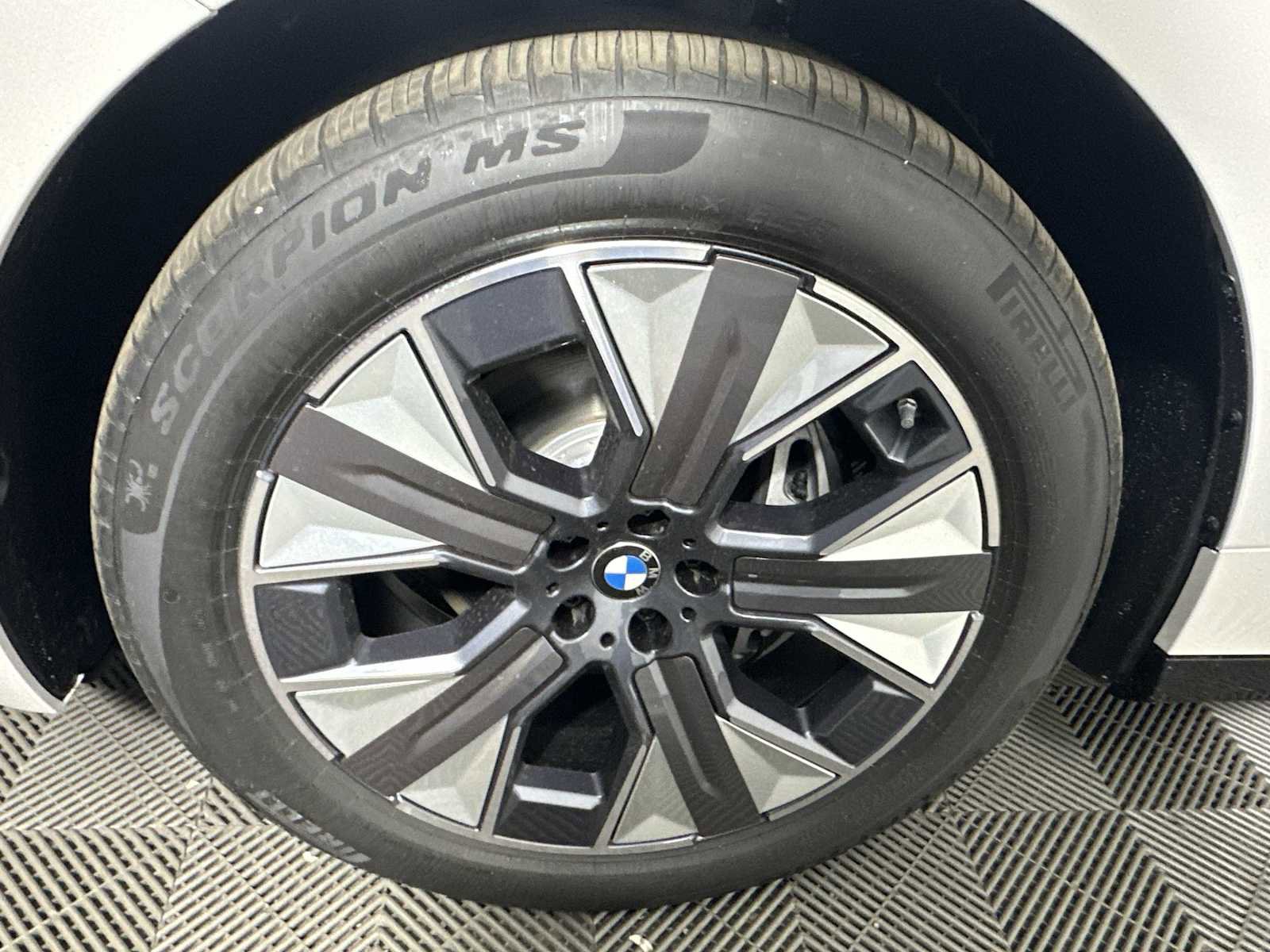 New 2026 BMW iX xDrive60 w/ Premium Package image 10