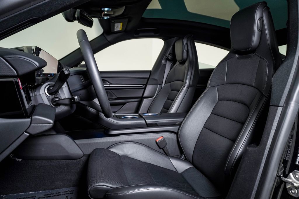 Certified 2025 Porsche Taycan image 5