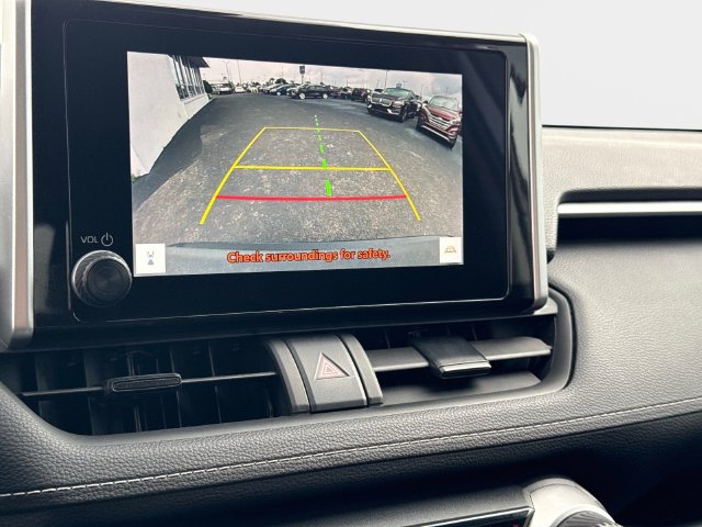 Used 2025 Toyota RAV4 XLE FWD image 22