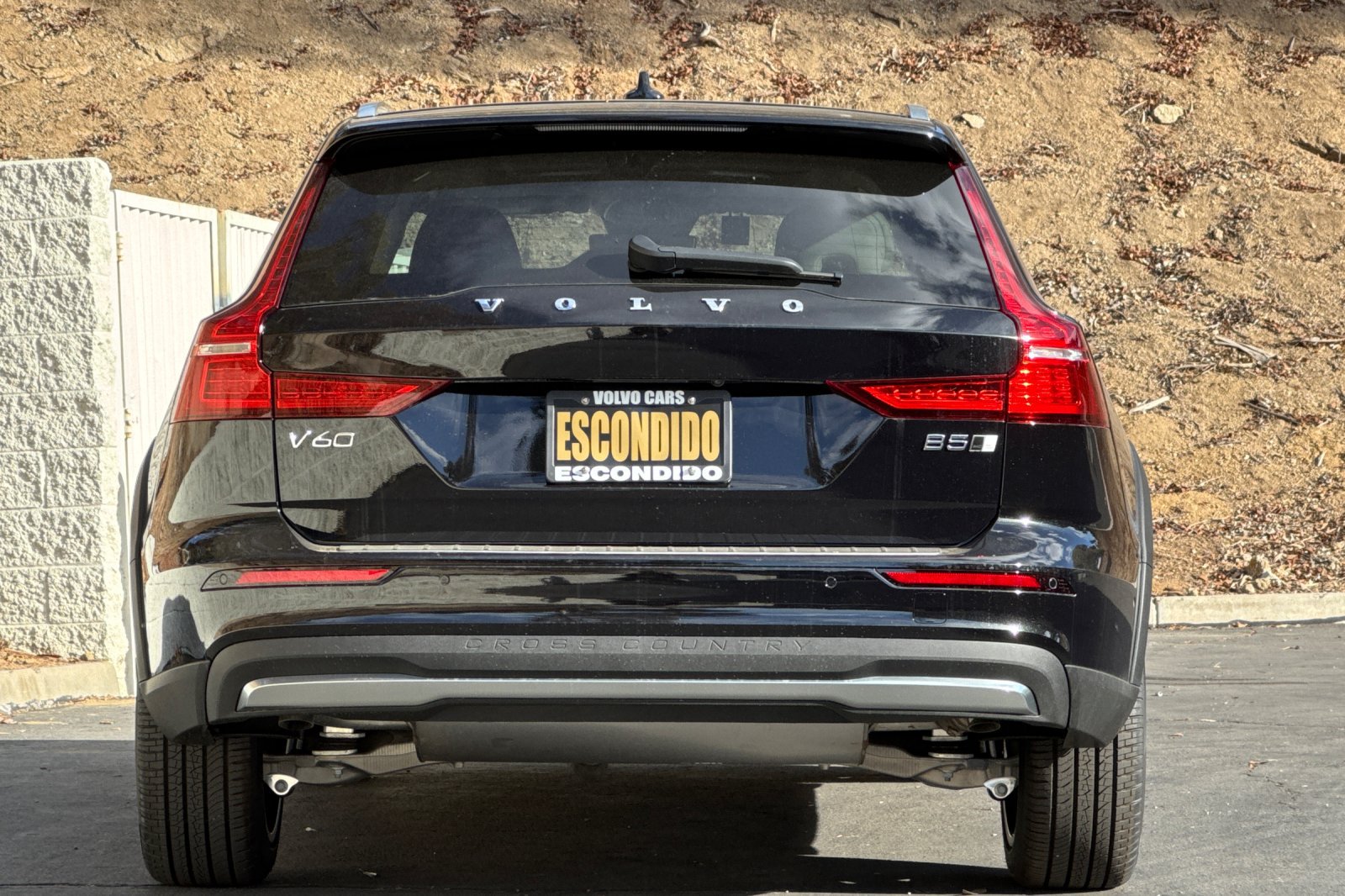 New 2025 Volvo V60 B5 Cross Country Plus w/ Protection Package Premier AWD/4WD image 5