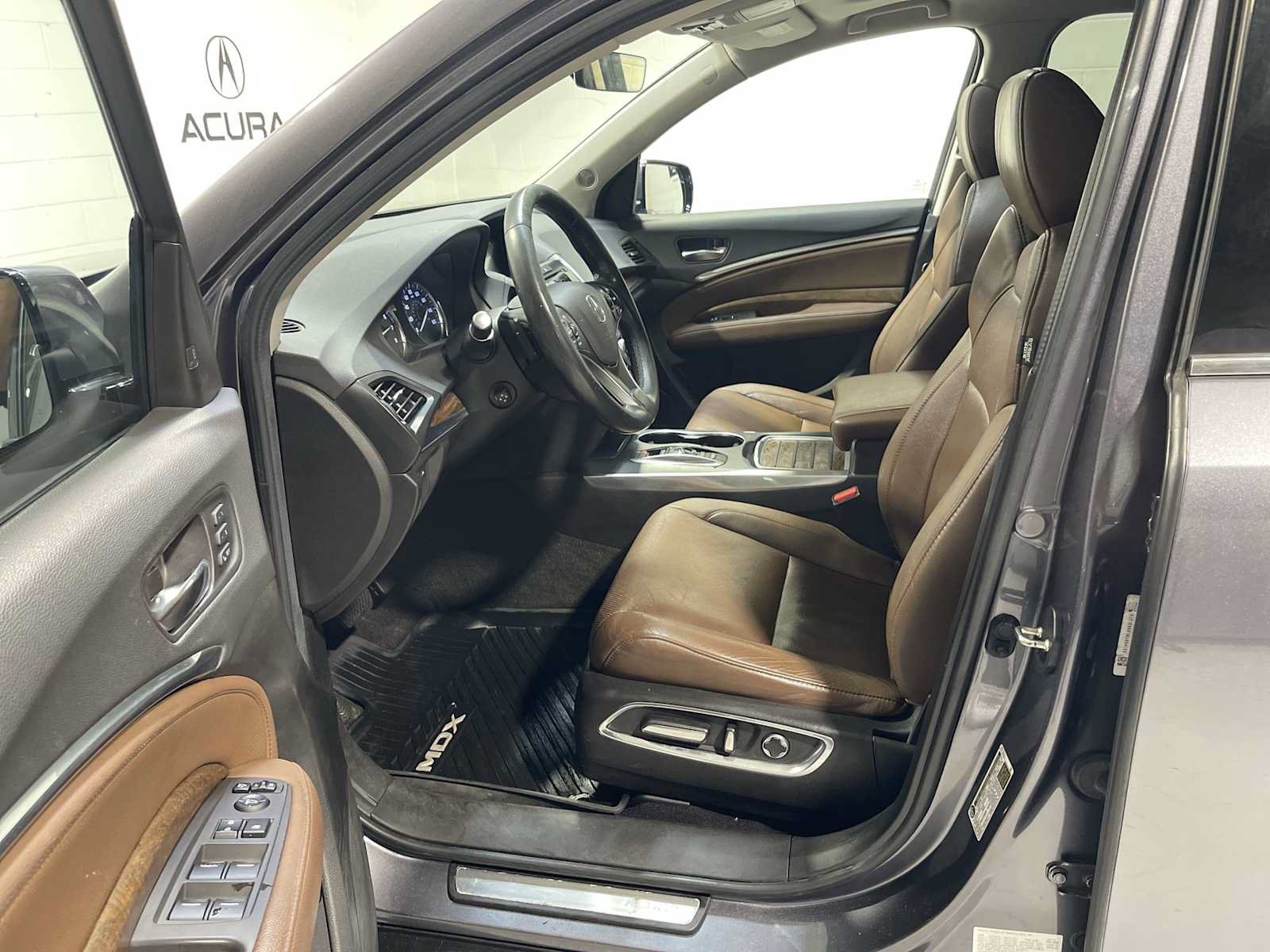 Used 2019 Acura MDX w/ Technology Package AWD/4WD image 2