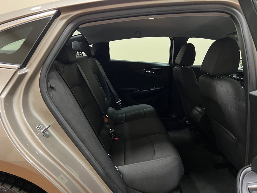 Used 2022 Chevrolet Malibu RS FWD image 21