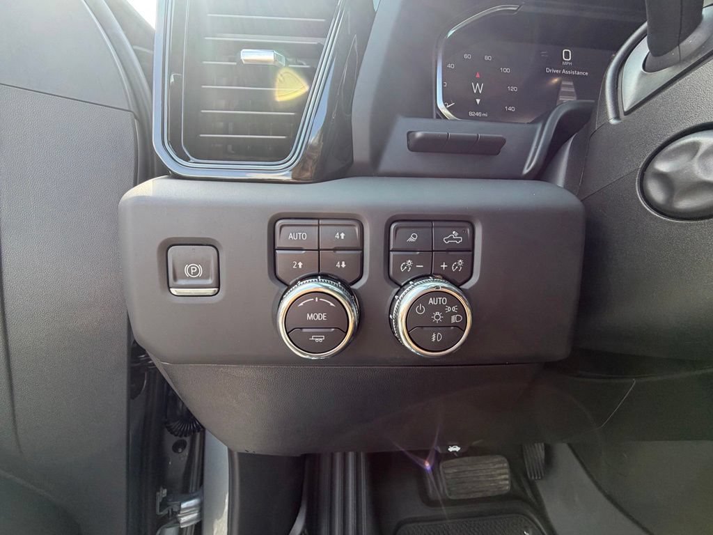 Used 2026 GMC Sierra 1500 AT4 w/ AT4 Premium Package AWD/4WD image 4