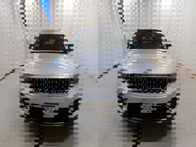 Used 2022 Jeep Grand Cherokee Laredo image 4