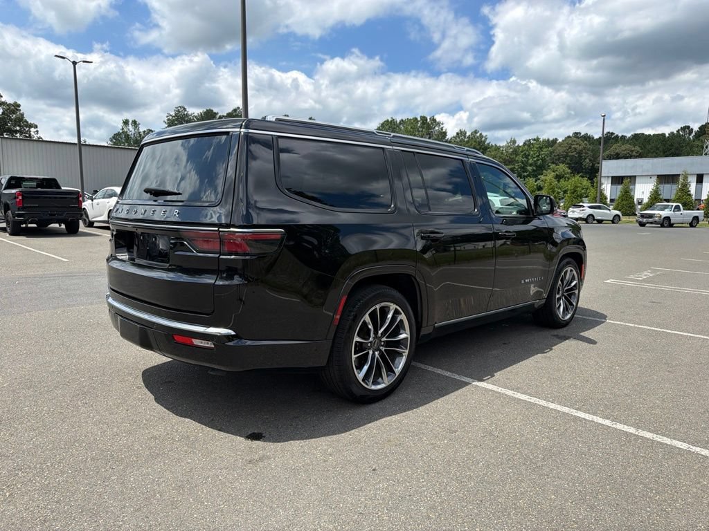 Certified 2025 Jeep Wagoneer Series III w/ Premium Group I AWD/4WD image 5