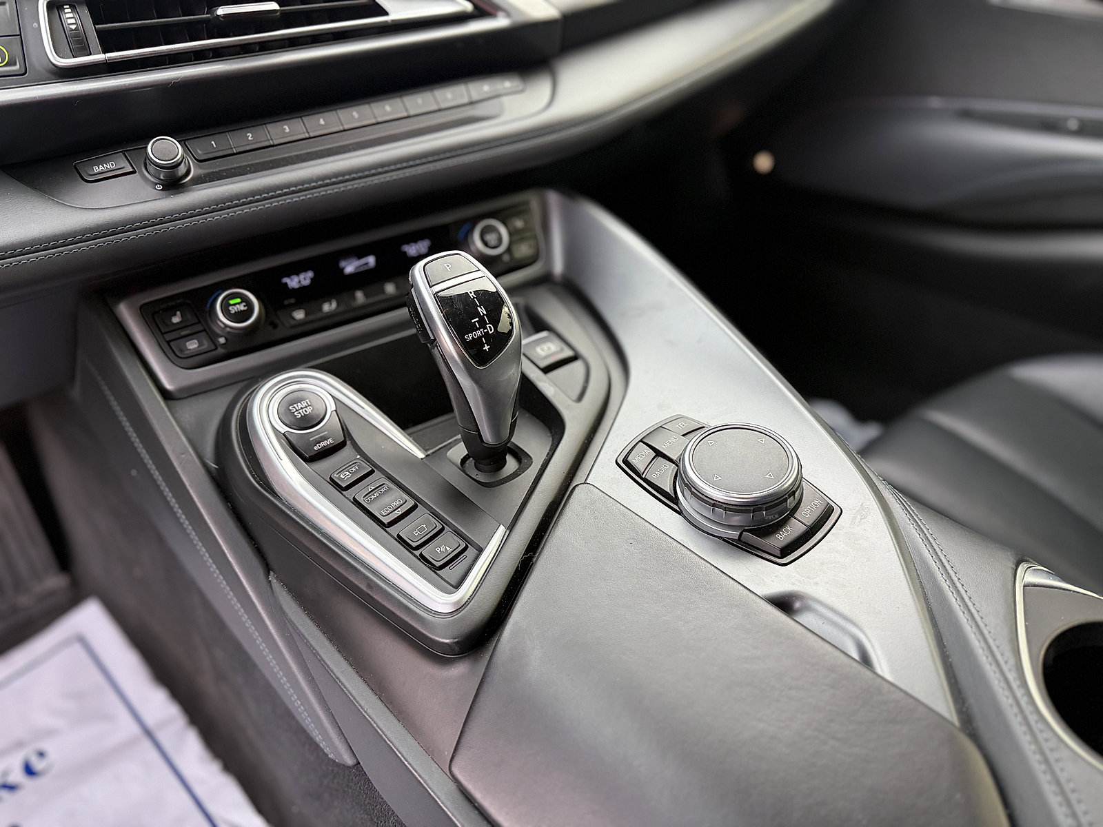 Used 2015 BMW i8 image 25