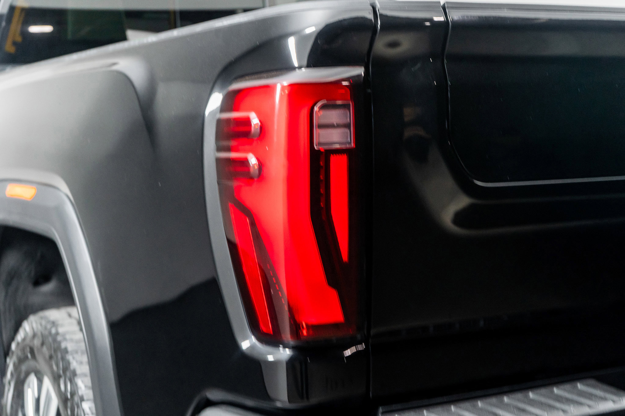 Used 2025 GMC Sierra 3500 Denali w/ Denali Reserve Package image 12