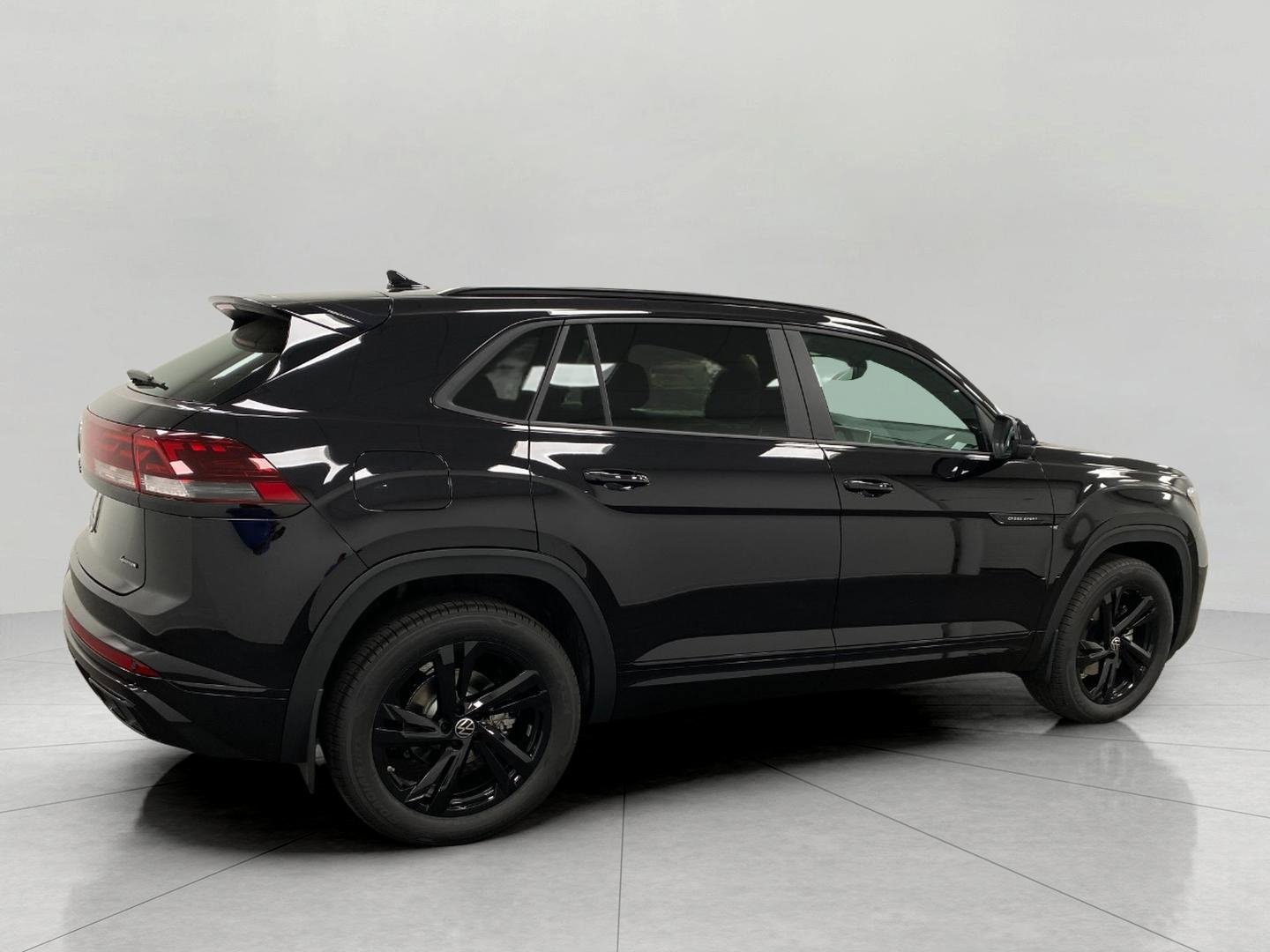 New 2026 Volkswagen Atlas Cross Sport SEL R-Line image 2