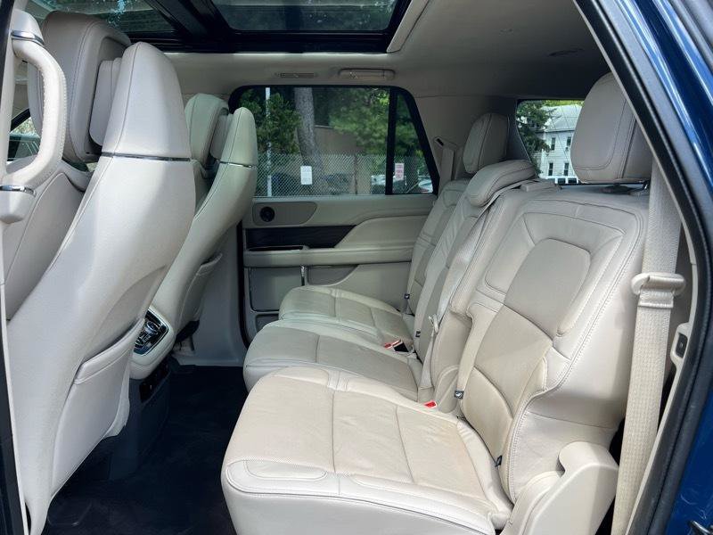 Used 2018 Lincoln Navigator L Reserve w/ Technology Package AWD/4WD image 8