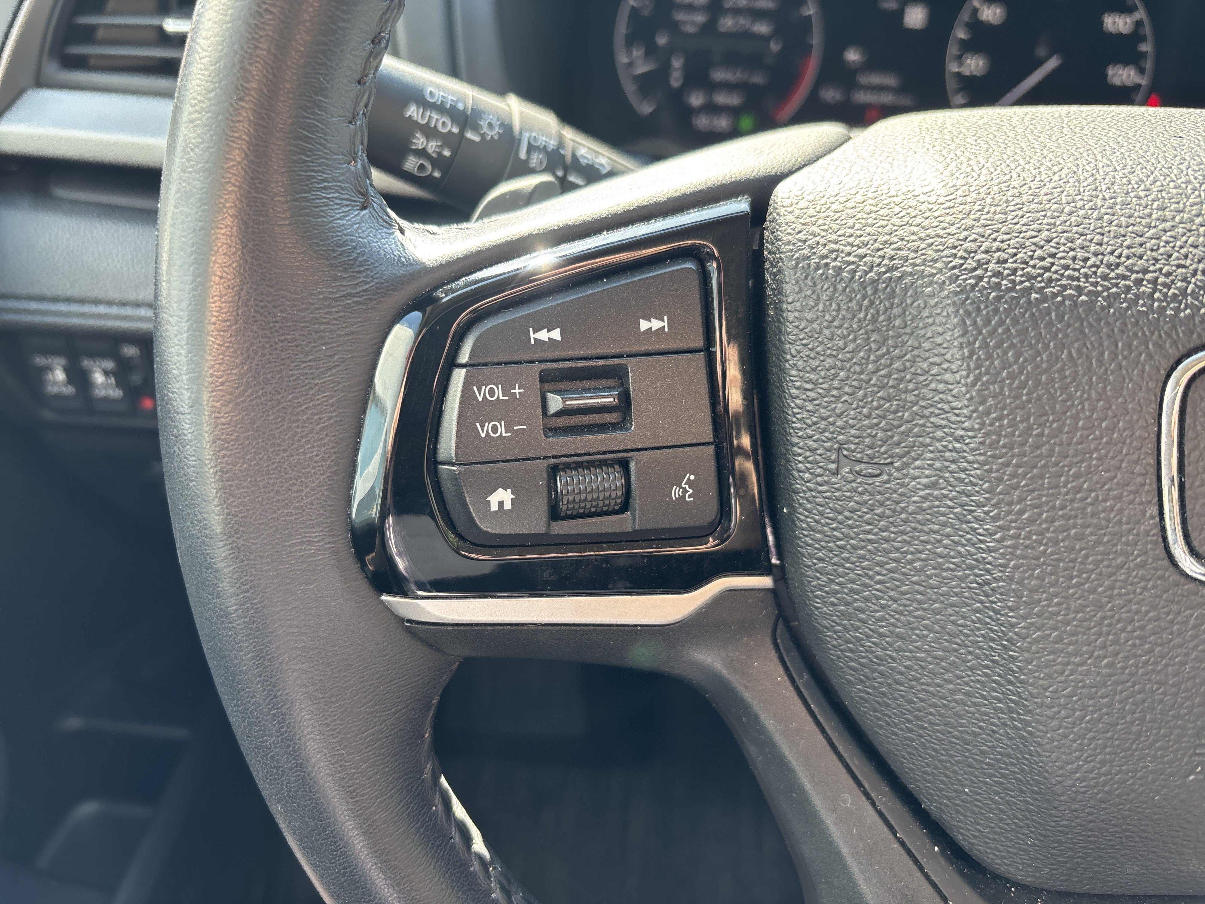 Used 2025 Honda Odyssey EX-L image 16