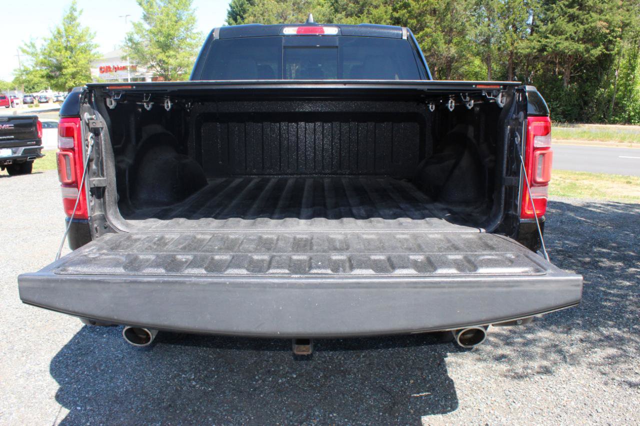 Used 2019 RAM 1500 Laramie AWD/4WD image 17