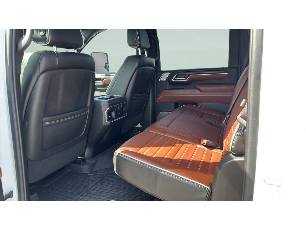 Used 2024 GMC Sierra 3500 Denali Ultimate AWD/4WD image 9
