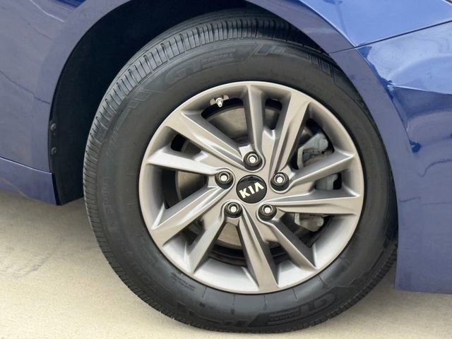 Used 2020 Kia Optima LX FWD image 2