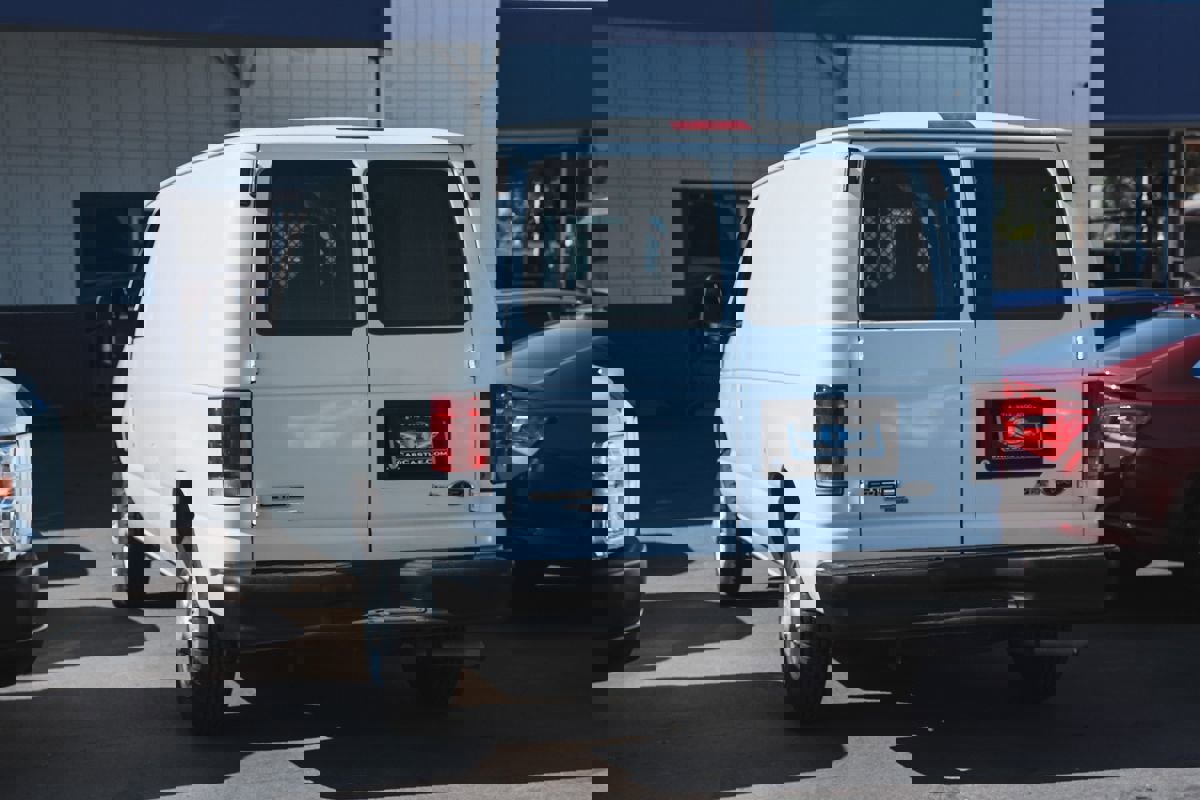 Used 2013 Ford E-150 and Econoline 150 image 6