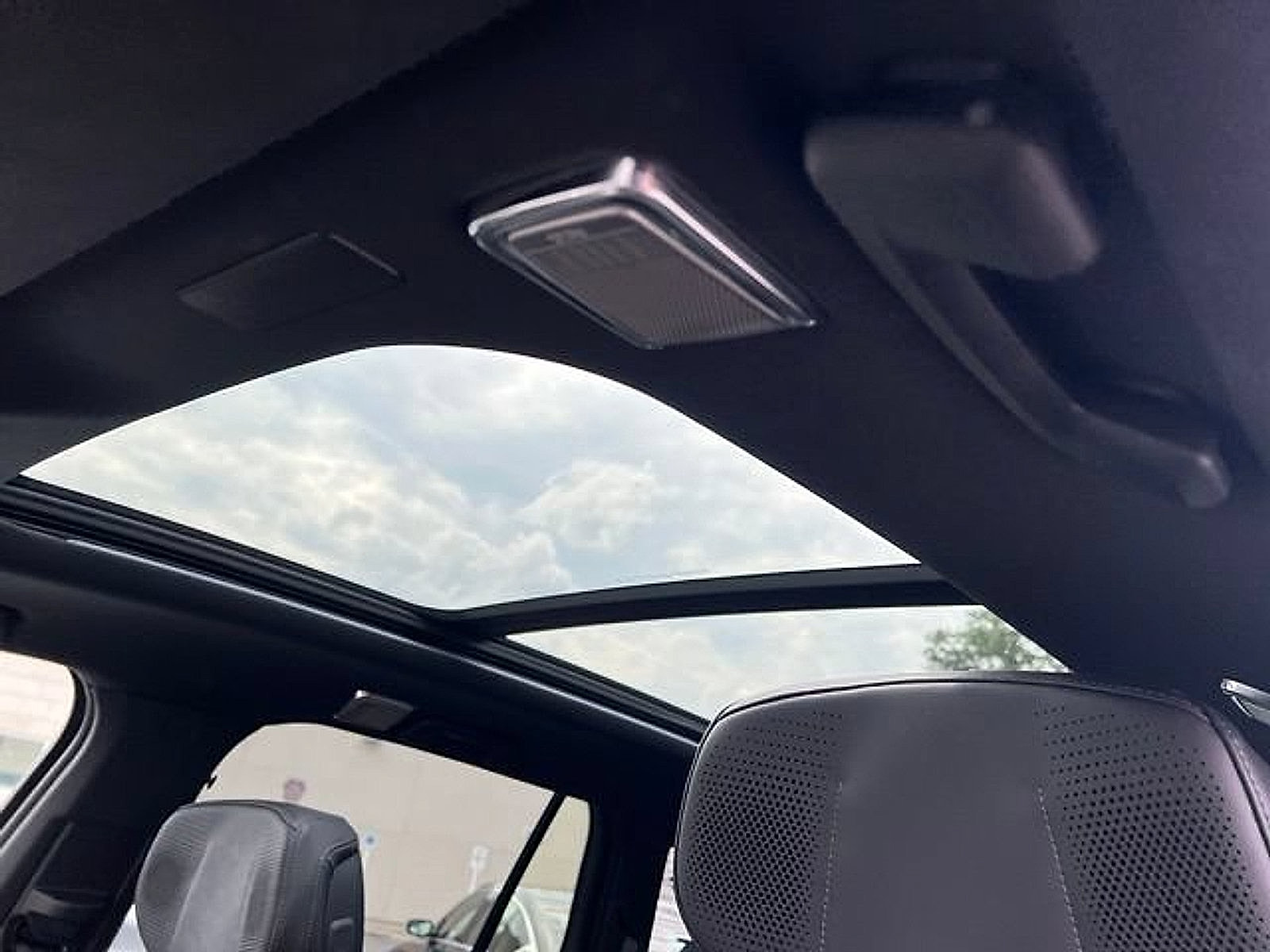 Certified 2026 Cadillac Vistiq Sport w/ LPO, Floor Liner Package AWD/4WD image 23