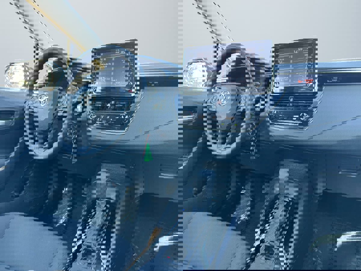 Used 2021 Toyota Corolla LE w/ Carpet Mat Package (TMS) image 14