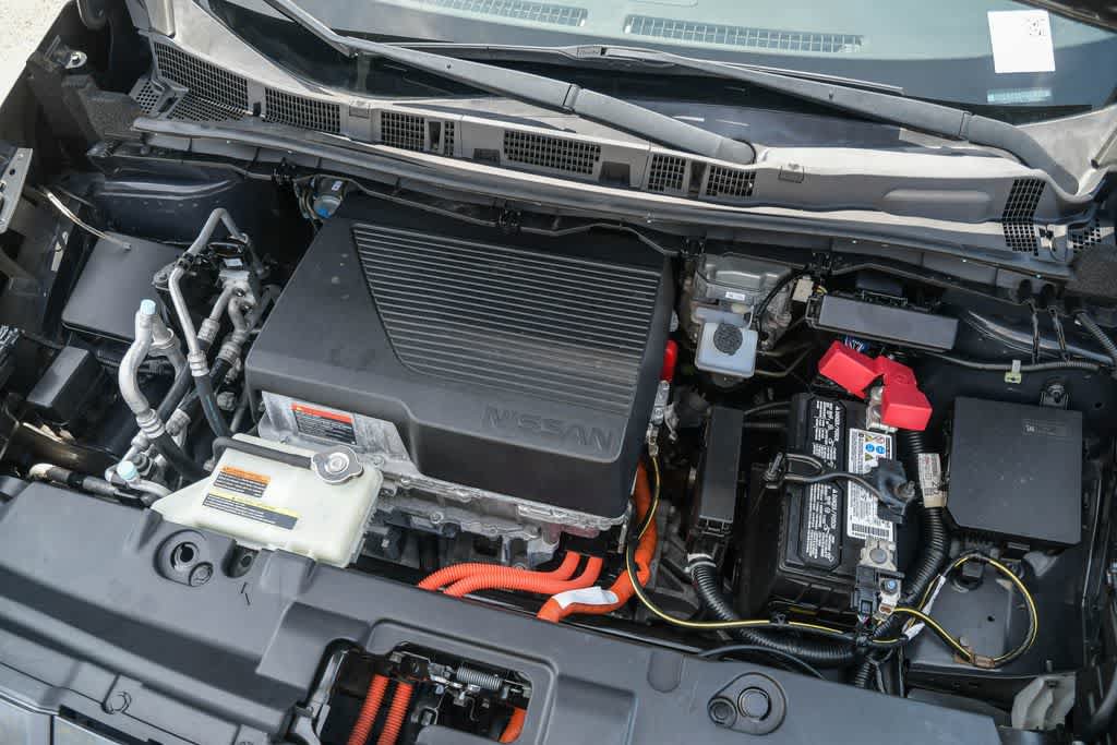 Used 2020 Nissan Leaf SV w/ SV Technology Package FWD image 28