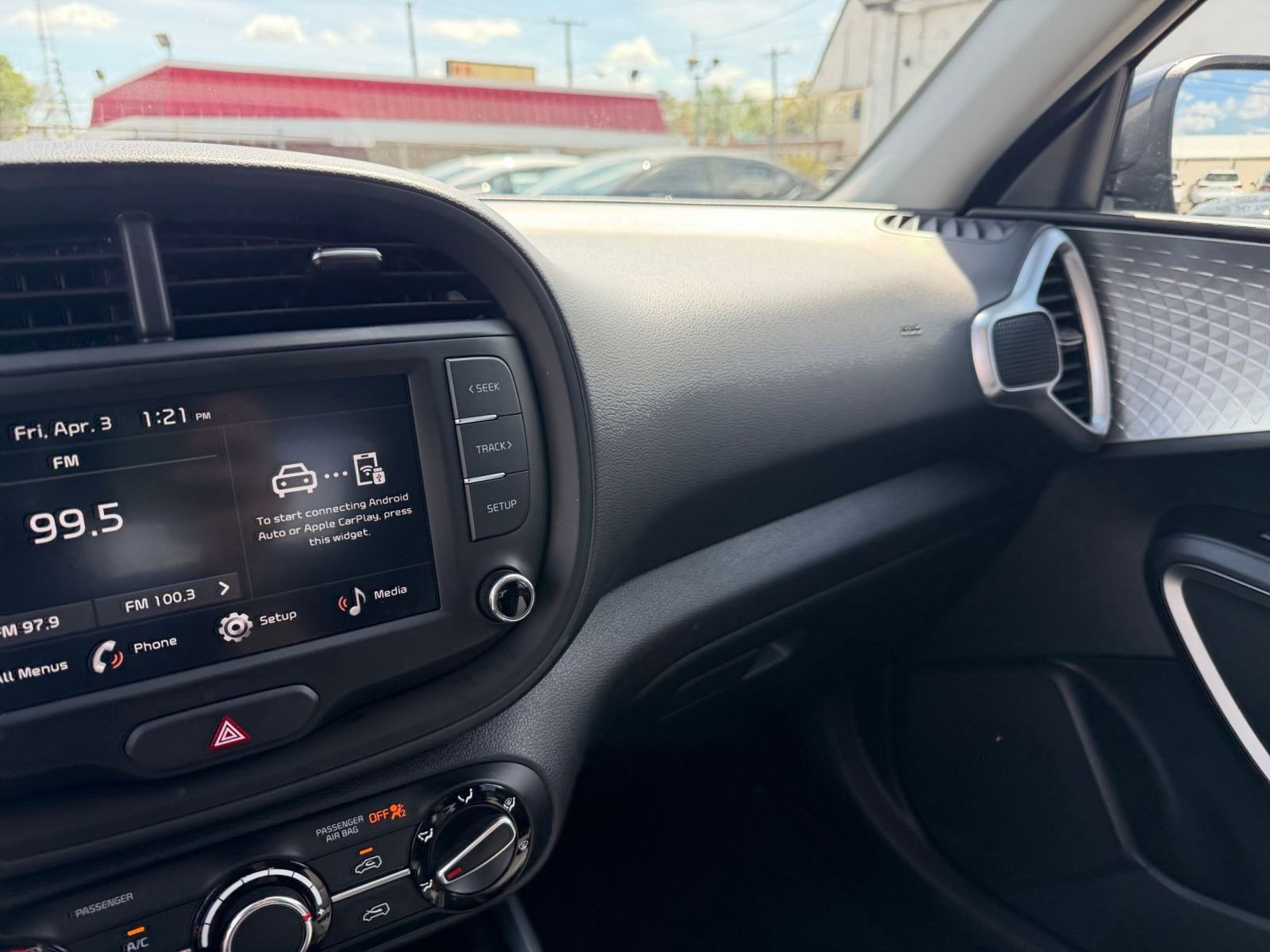 Used 2025 Kia Soul LX w/ LX Technology Package image 33