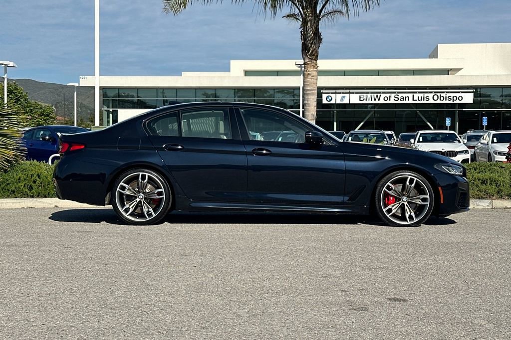 Used 2023 BMW M550i xDrive w/ Executive Package AWD/4WD image 2