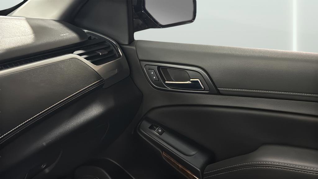Used 2019 Chevrolet Suburban Premier AWD/4WD image 13